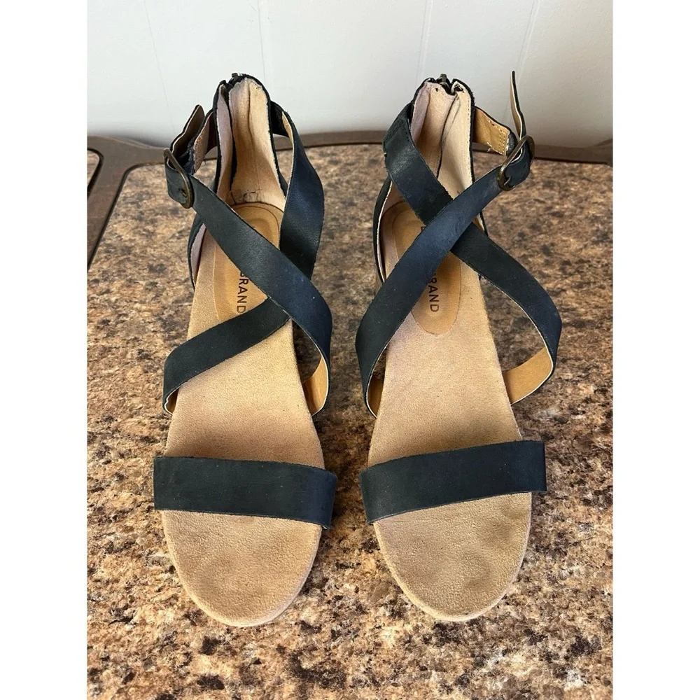 Lucky Brand Pydrina Black Leather Sandals 8.5 M Block Heel Strappy‎ Zipper Back